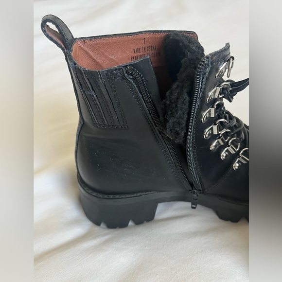 ✨SALE✨JEFFREY CAMPBELL Stanley Lace Up Hiker Combat Boot Black SIZE 7 Shearling - Picture 13 of 16